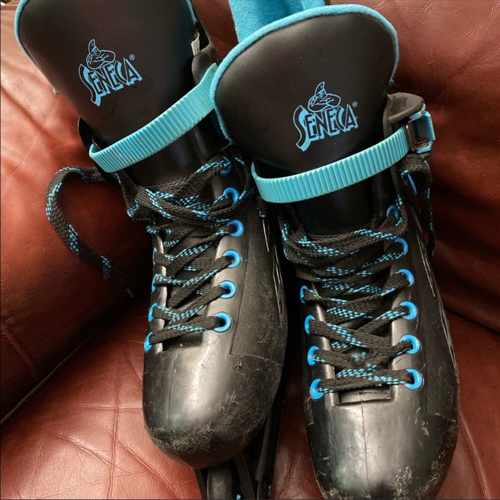 Black Seneca rollerblades